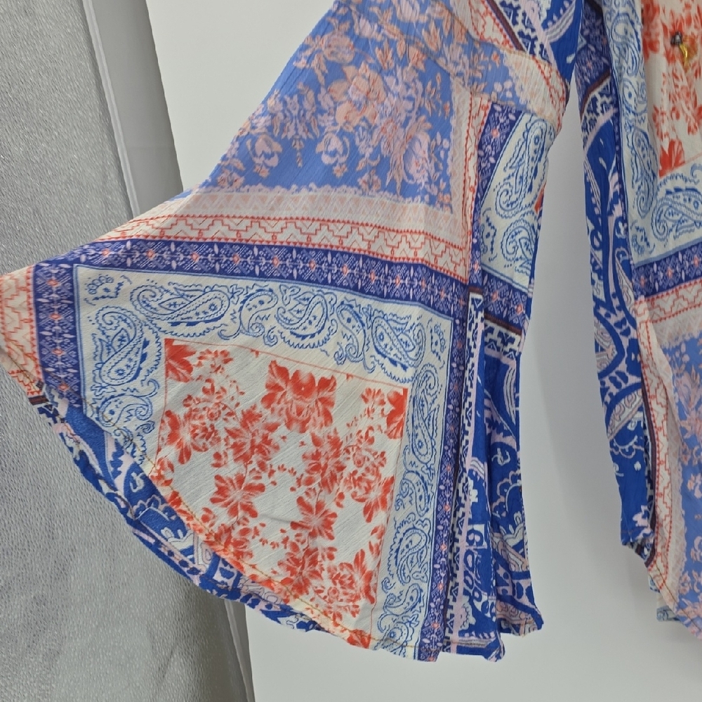 ARATTA Long Distance Lover  Button Down Printed Bell Sleeve Top Shirt M - Picture 4 of 9